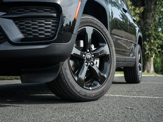 new 2024 Jeep Grand Cherokee car, priced at $40,995