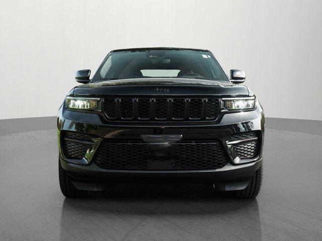 new 2024 Jeep Grand Cherokee car, priced at $40,995