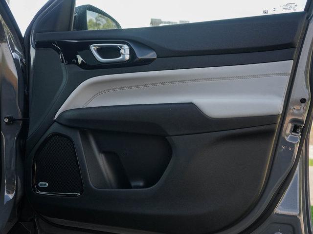 new 2025 Jeep Compass car, priced at $37,013