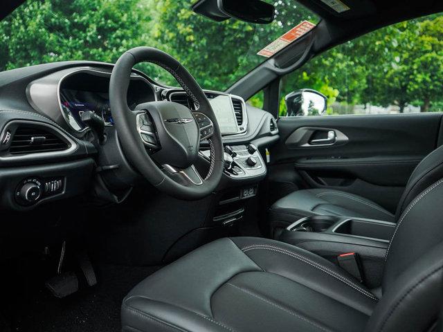 new 2025 Chrysler Pacifica car, priced at $39,995