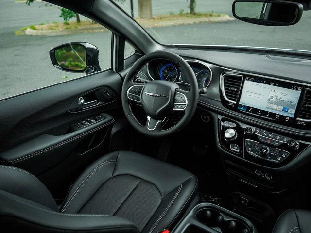 new 2025 Chrysler Pacifica car, priced at $39,995