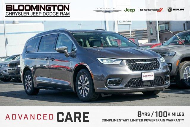 used 2021 Chrysler Pacifica Hybrid car, priced at $35,991