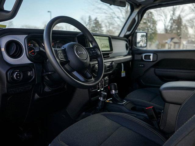 new 2025 Jeep Gladiator car, priced at $43,180