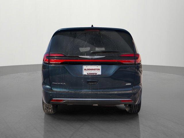 new 2025 Chrysler Pacifica car, priced at $44,635