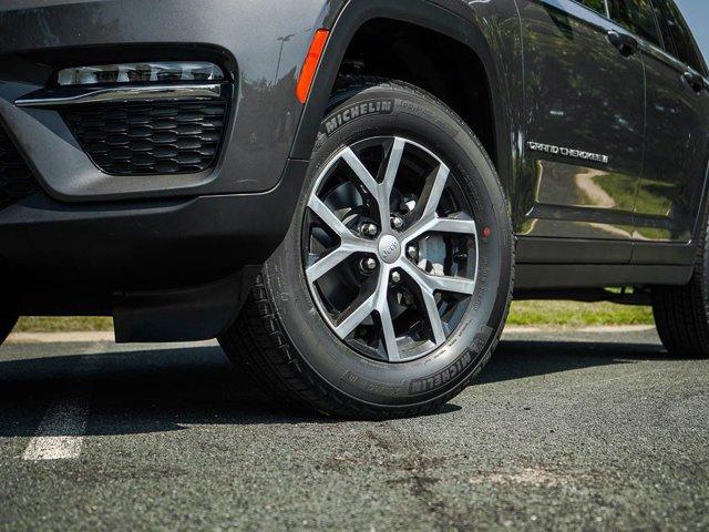 new 2025 Jeep Grand Cherokee car, priced at $45,146