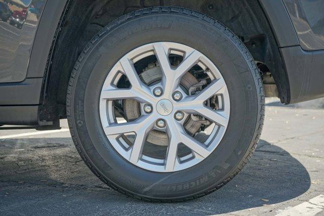 used 2022 Jeep Grand Cherokee car, priced at $34,000