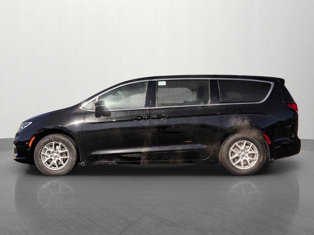 new 2025 Chrysler Pacifica car, priced at $41,995