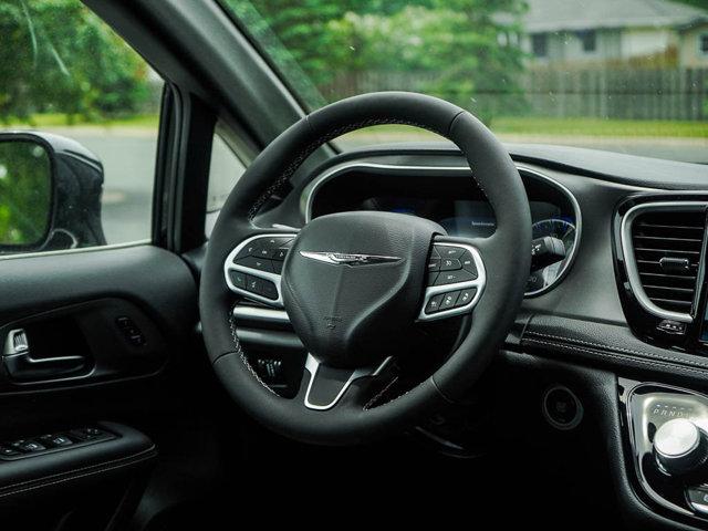 new 2025 Chrysler Pacifica car, priced at $43,995