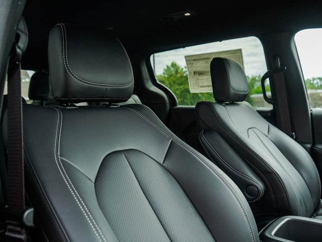 new 2025 Chrysler Pacifica car, priced at $43,995