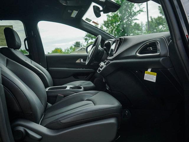 new 2025 Chrysler Pacifica car, priced at $43,995