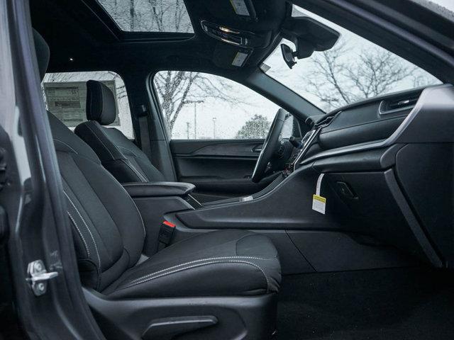 new 2025 Jeep Grand Cherokee car, priced at $38,495