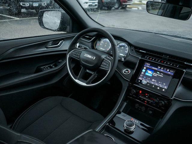 new 2025 Jeep Grand Cherokee car, priced at $38,495