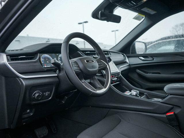 new 2025 Jeep Grand Cherokee car, priced at $38,495