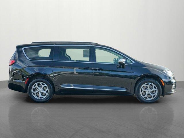 used 2023 Chrysler Pacifica car, priced at $41,591