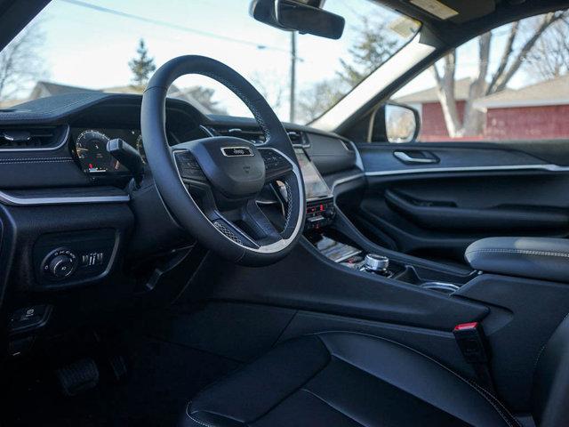 new 2025 Jeep Grand Cherokee car, priced at $48,371