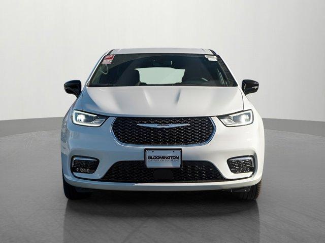 new 2026 Chrysler Pacifica car, priced at $42,245