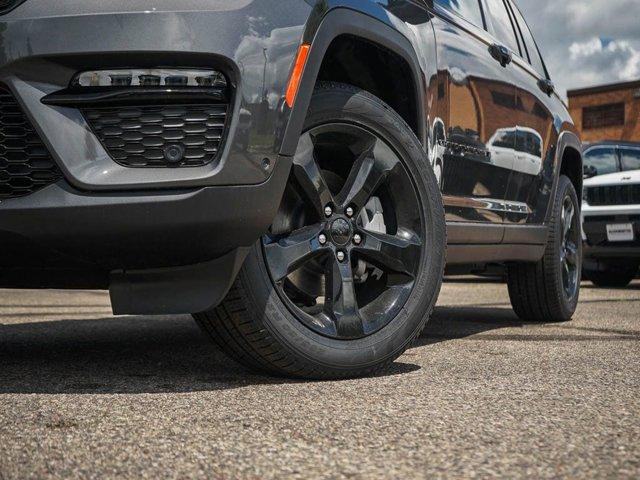 new 2025 Jeep Grand Cherokee car, priced at $46,995