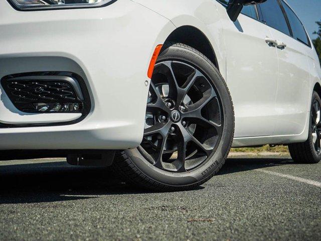 new 2025 Chrysler Pacifica car, priced at $47,995