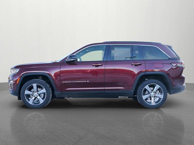 new 2025 Jeep Grand Cherokee car, priced at $45,995