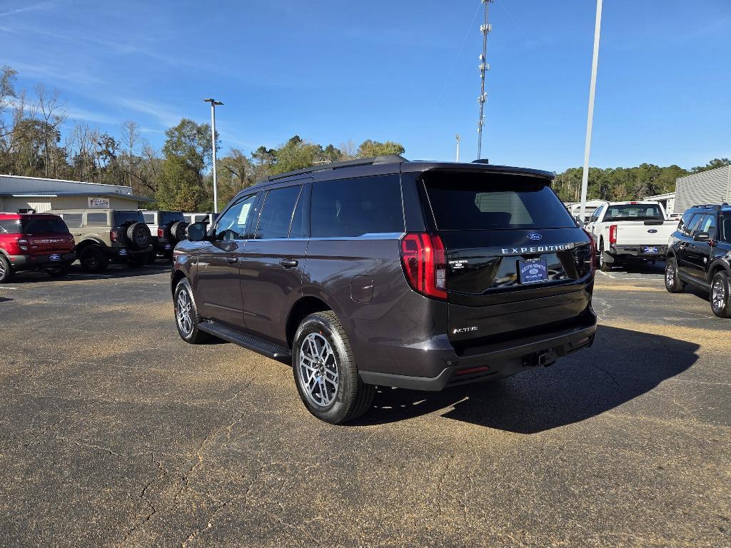 new 2025 Ford Expedition car, priced at $71,240