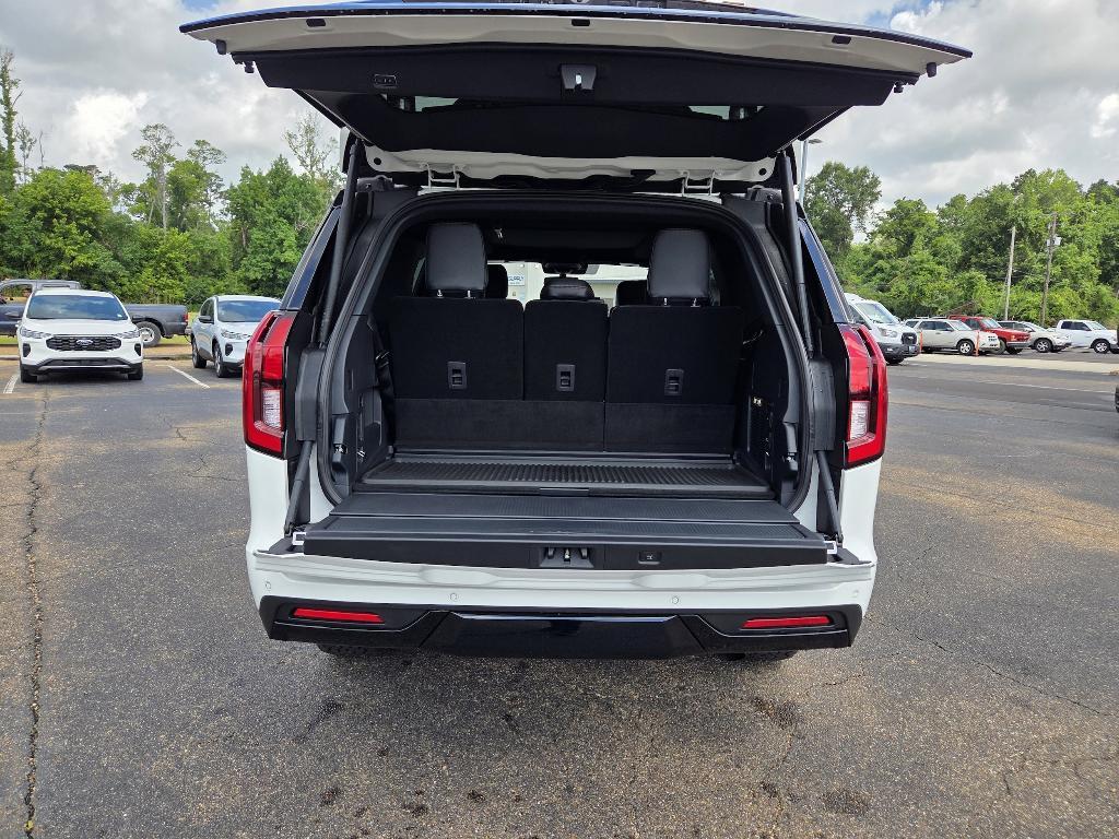 new 2025 Ford Expedition car, priced at $85,800