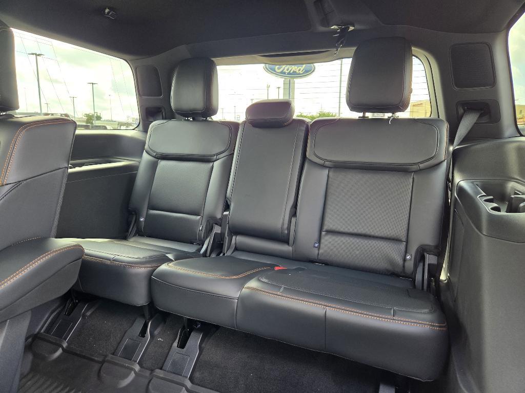 new 2025 Ford Expedition car, priced at $85,800
