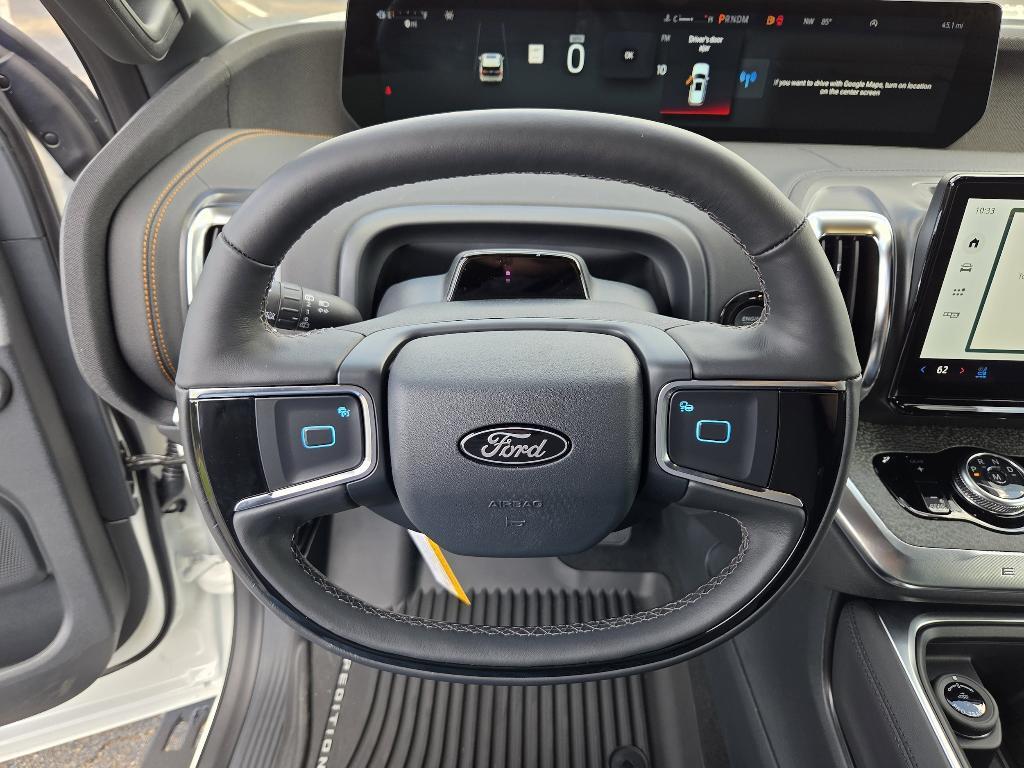 new 2025 Ford Expedition car, priced at $85,800