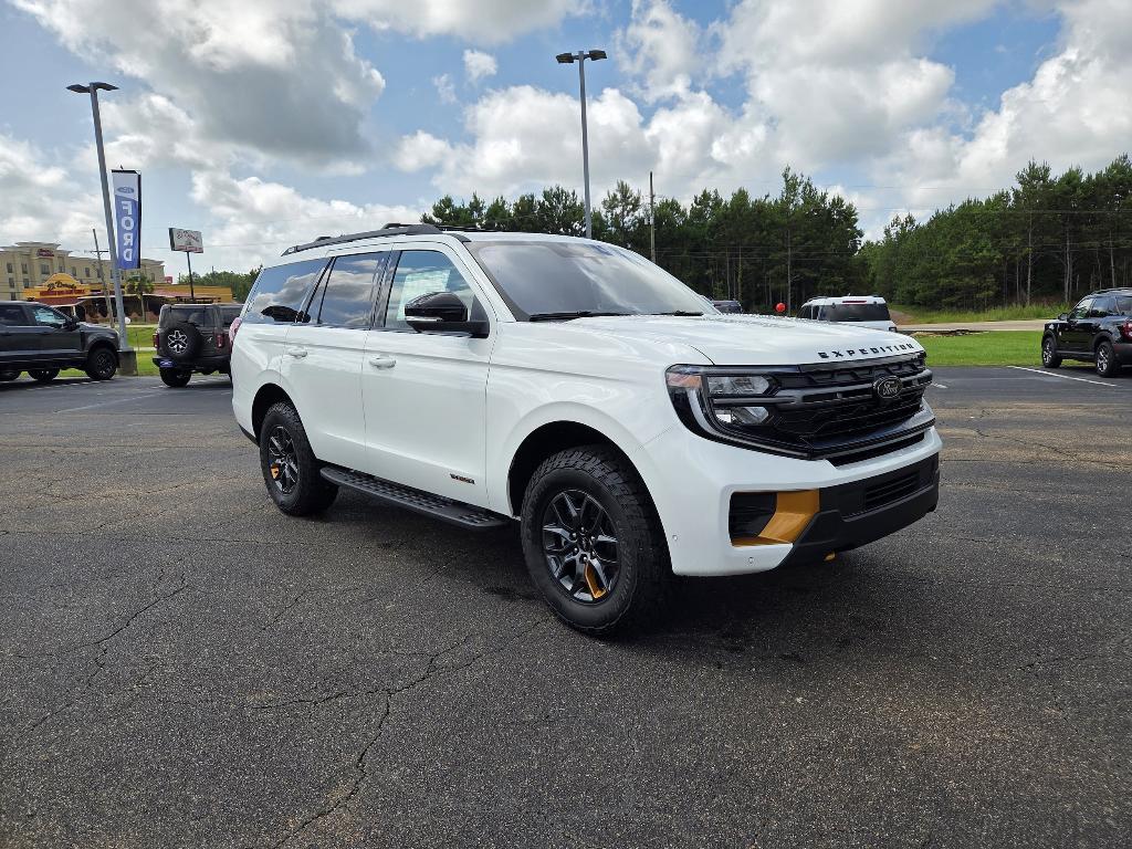 new 2025 Ford Expedition car, priced at $85,800