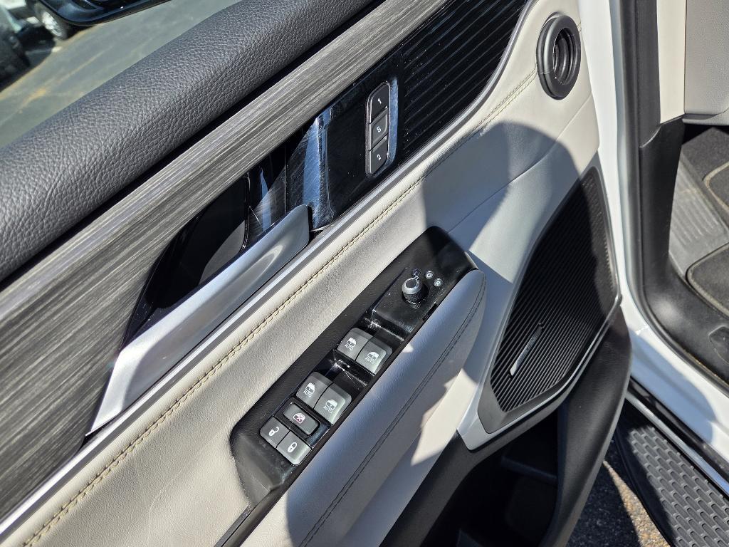 used 2024 Jeep Wagoneer L car, priced at $46,894
