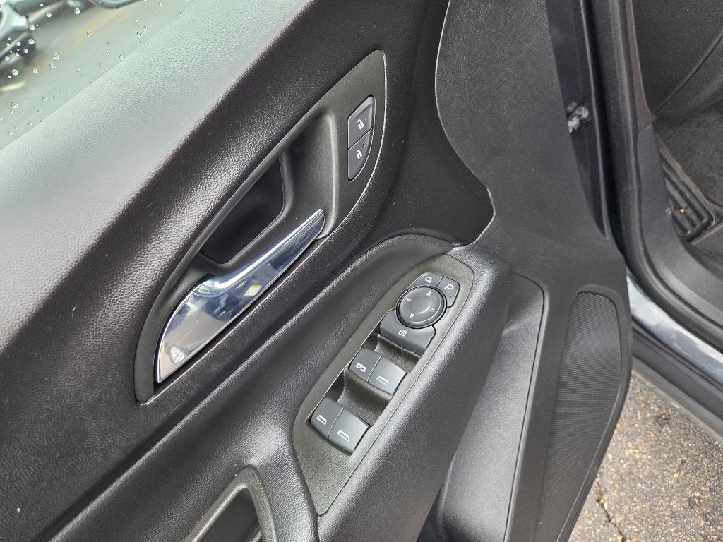 used 2023 Chevrolet Equinox car, priced at $20,994