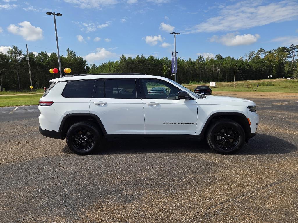 used 2024 Jeep Grand Cherokee L car, priced at $33,500