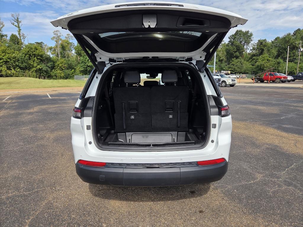 used 2024 Jeep Grand Cherokee L car, priced at $33,500
