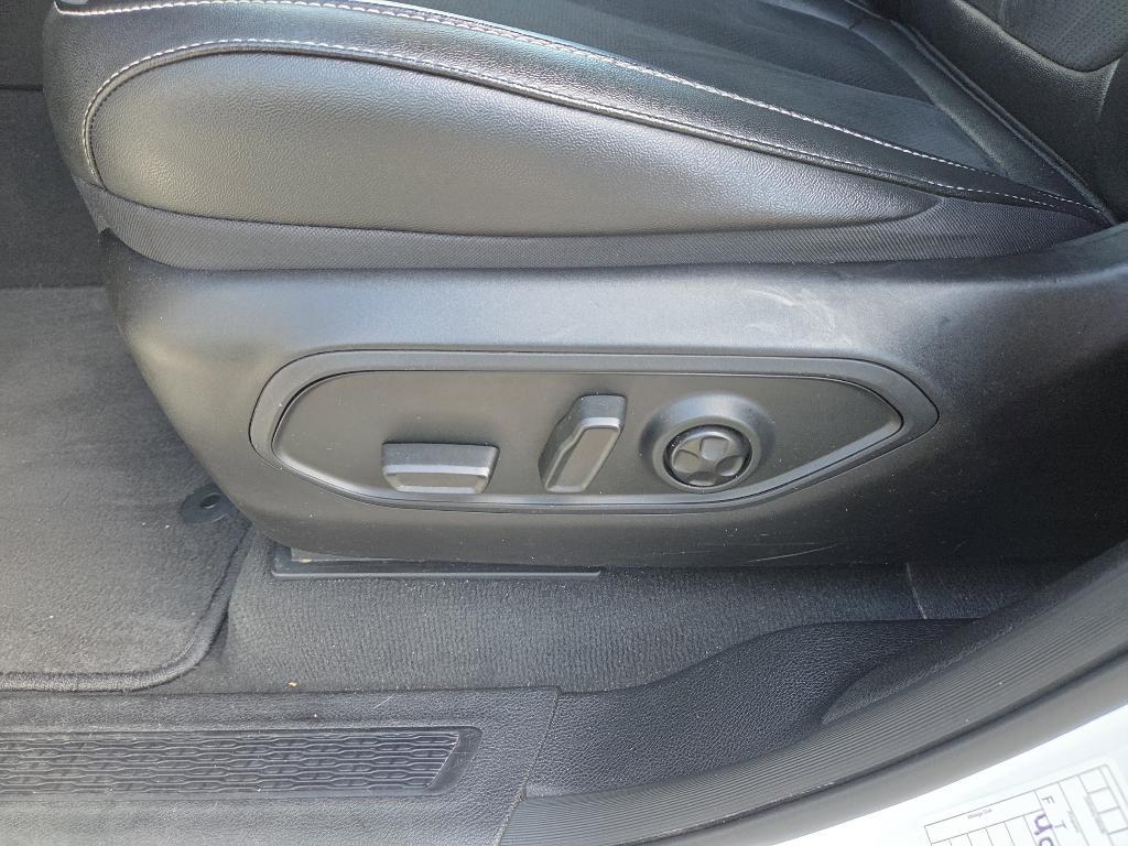 used 2024 Jeep Grand Cherokee L car, priced at $33,500