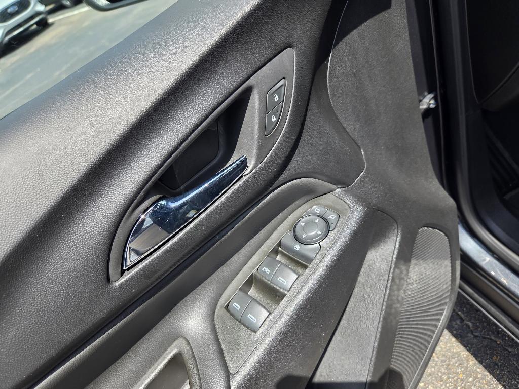 used 2023 Chevrolet Equinox car, priced at $22,998