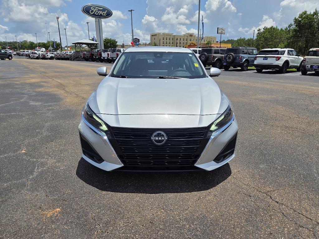 used 2023 Nissan Altima car, priced at $25,262