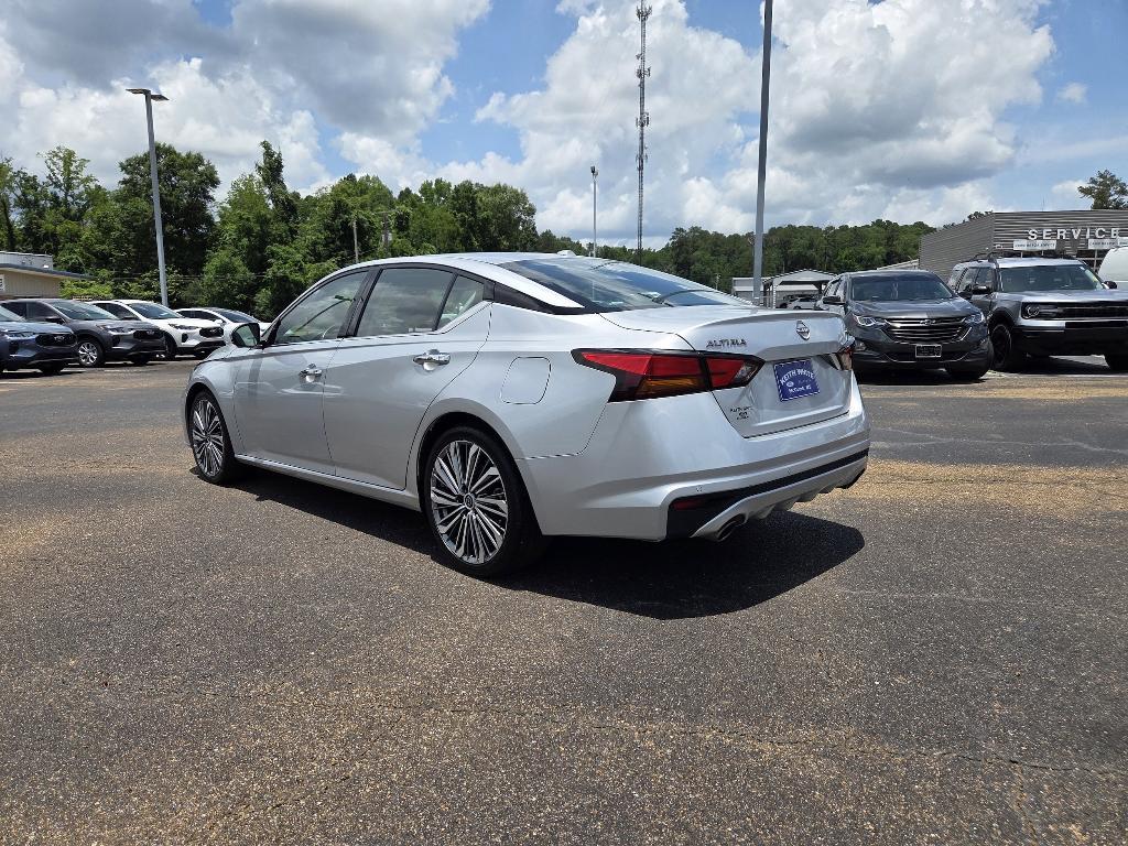 used 2023 Nissan Altima car, priced at $25,262