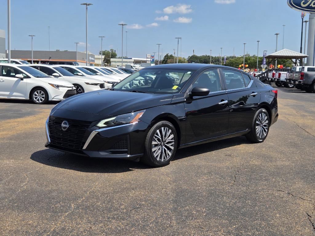 used 2024 Nissan Altima car, priced at $25,422