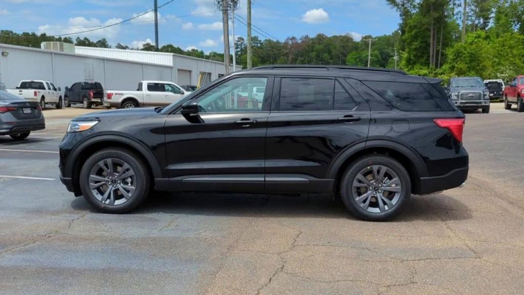 new 2024 Ford Explorer car, priced at $45,940