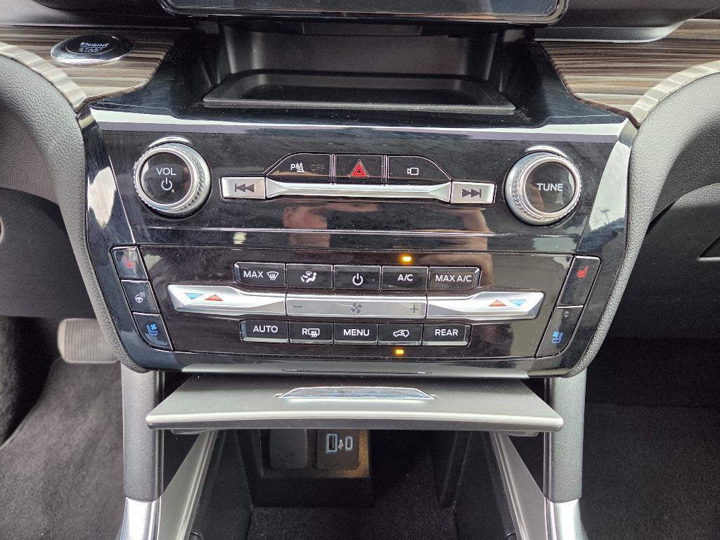 used 2023 Ford Explorer car