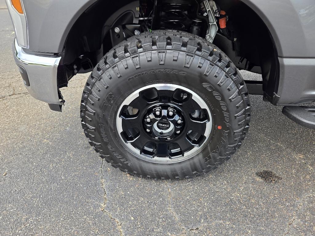 new 2025 Ford F-350 car, priced at $75,088