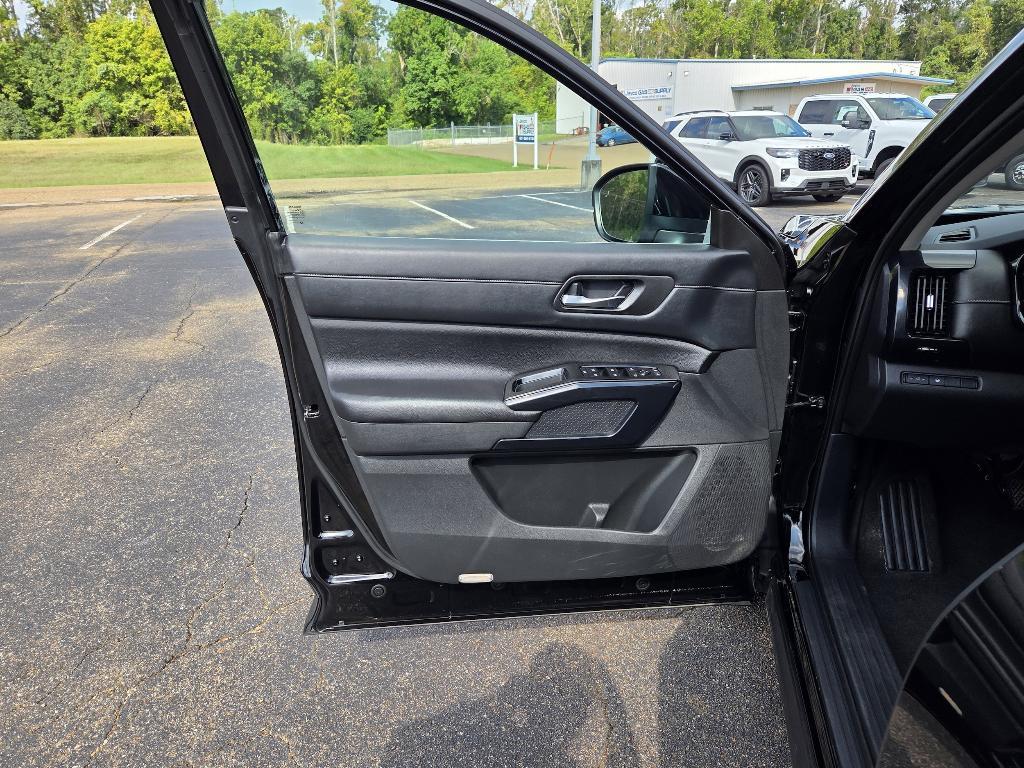 used 2022 Nissan Pathfinder car, priced at $26,657