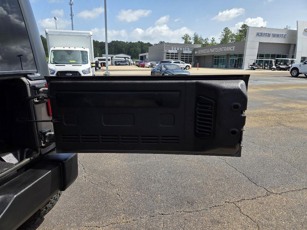 used 2016 Jeep Wrangler Unlimited car, priced at $23,900