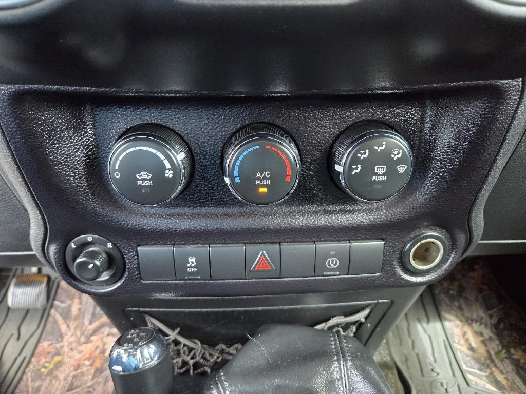 used 2016 Jeep Wrangler Unlimited car, priced at $23,900