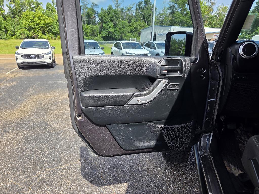 used 2016 Jeep Wrangler Unlimited car, priced at $23,900