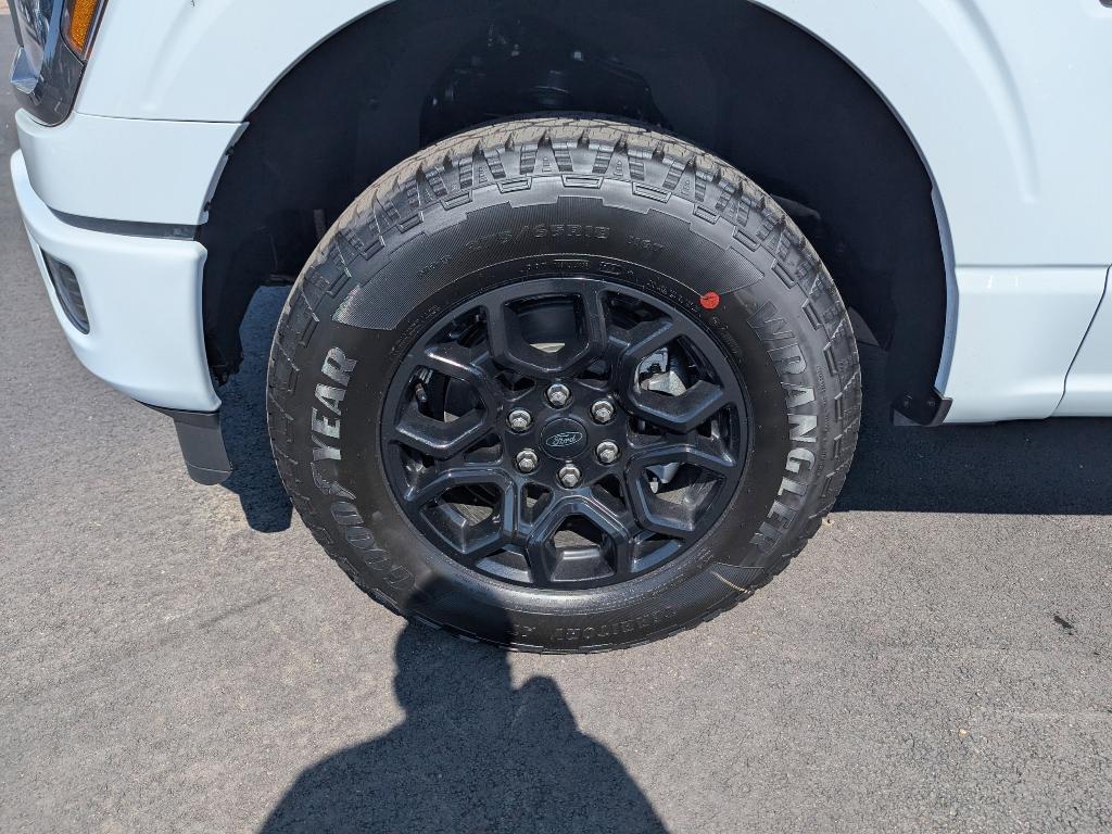 new 2025 Ford F-150 car, priced at $45,378