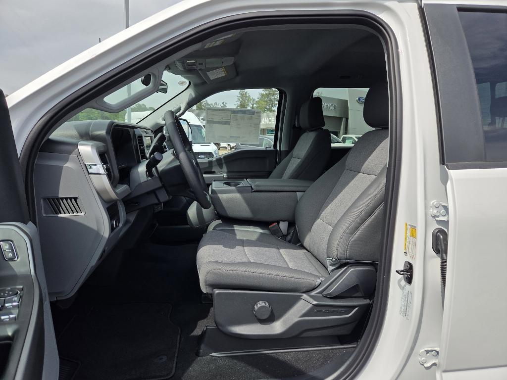 new 2025 Ford F-250 car, priced at $70,320