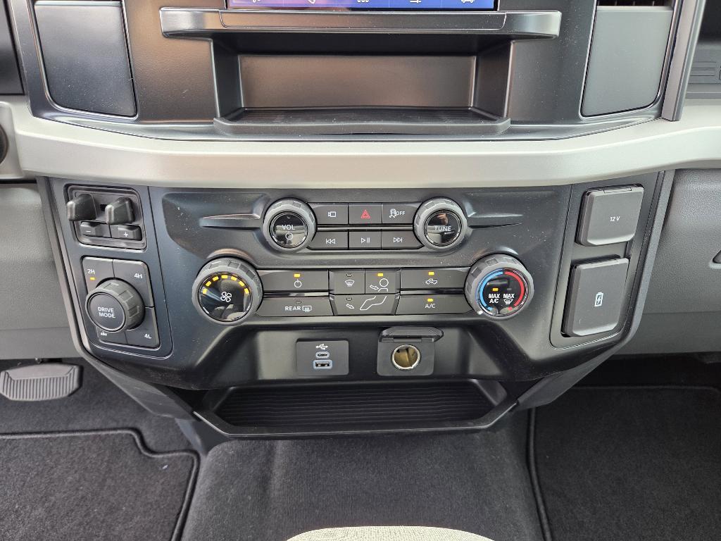new 2025 Ford F-250 car, priced at $70,320