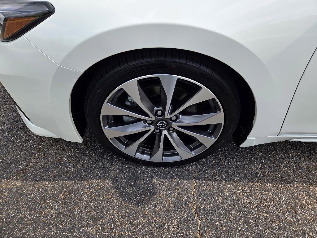 used 2023 Nissan Maxima car, priced at $37,994