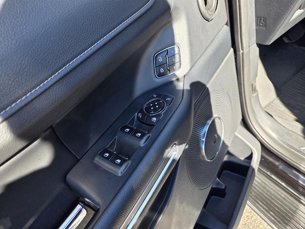 used 2023 Ford Expedition car, priced at $47,921