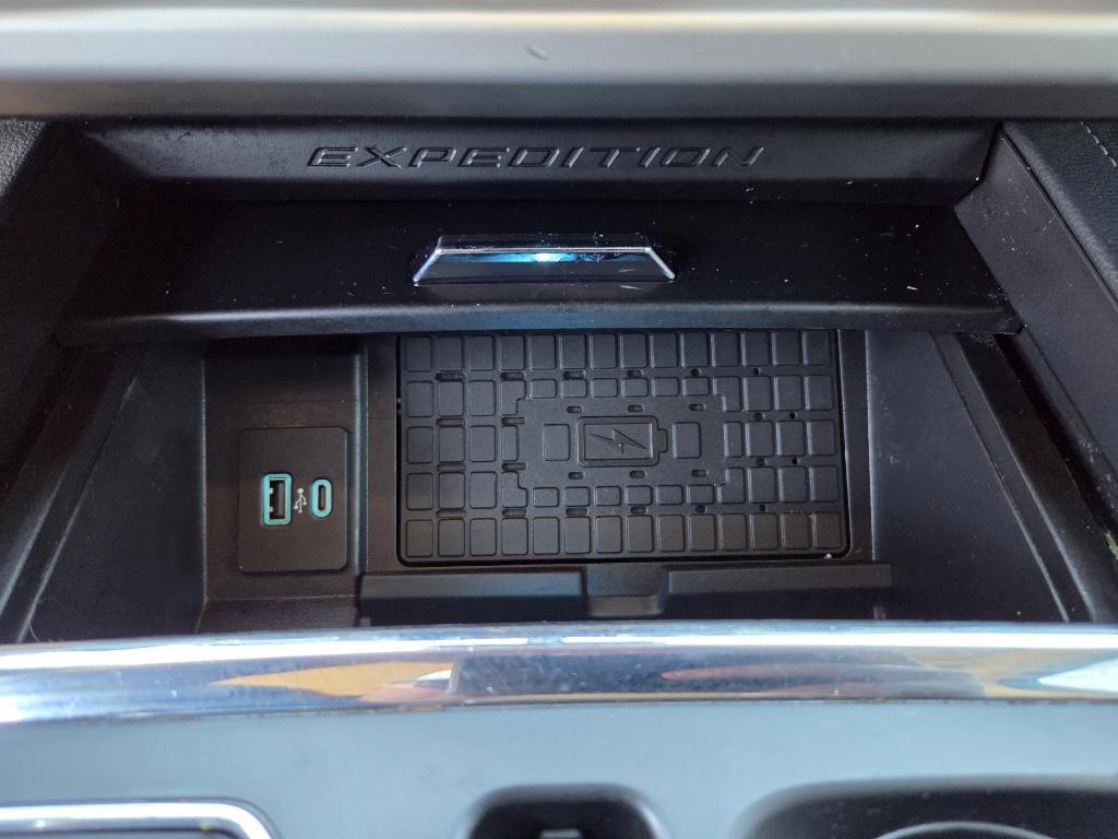 used 2023 Ford Expedition car, priced at $47,921